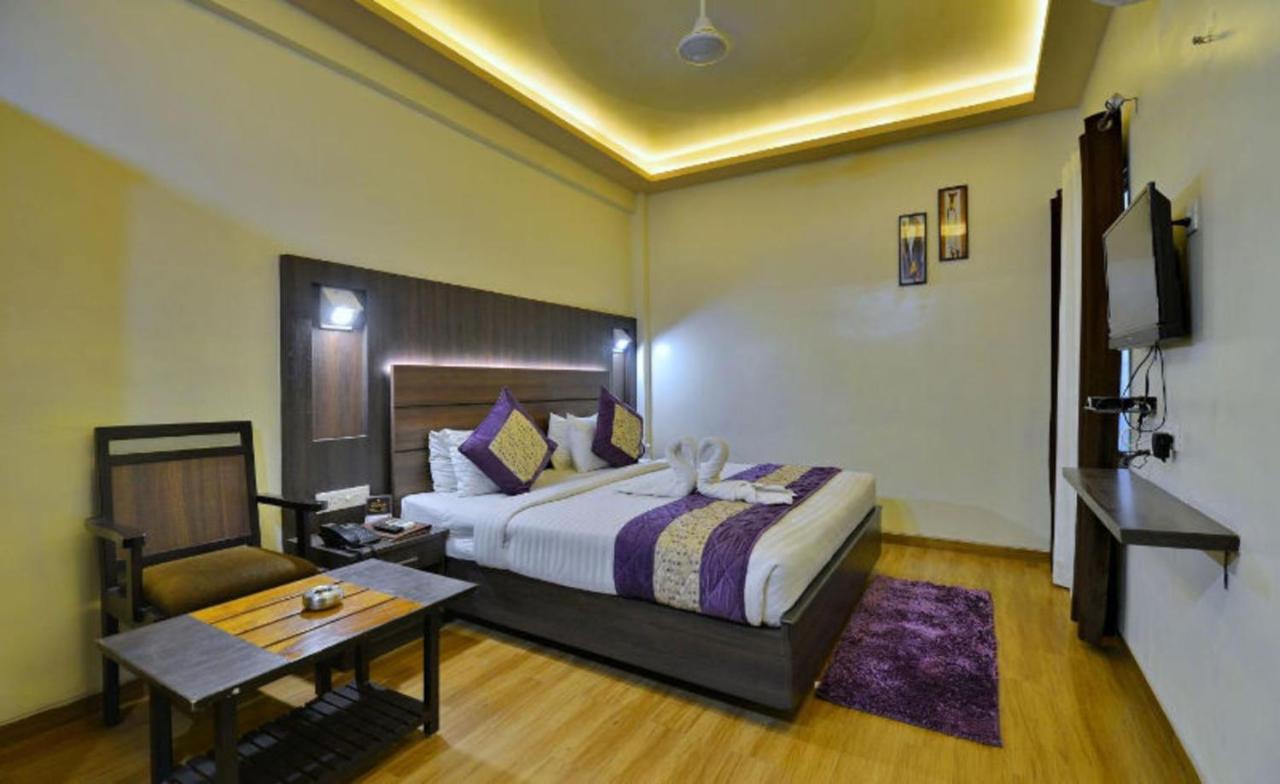 โฮเต็ล เดอะ สมาร์ท Hotel จาบัลปูร์ ภายนอก รูปภาพ