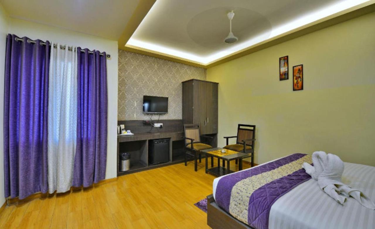 โฮเต็ล เดอะ สมาร์ท Hotel จาบัลปูร์ ภายนอก รูปภาพ