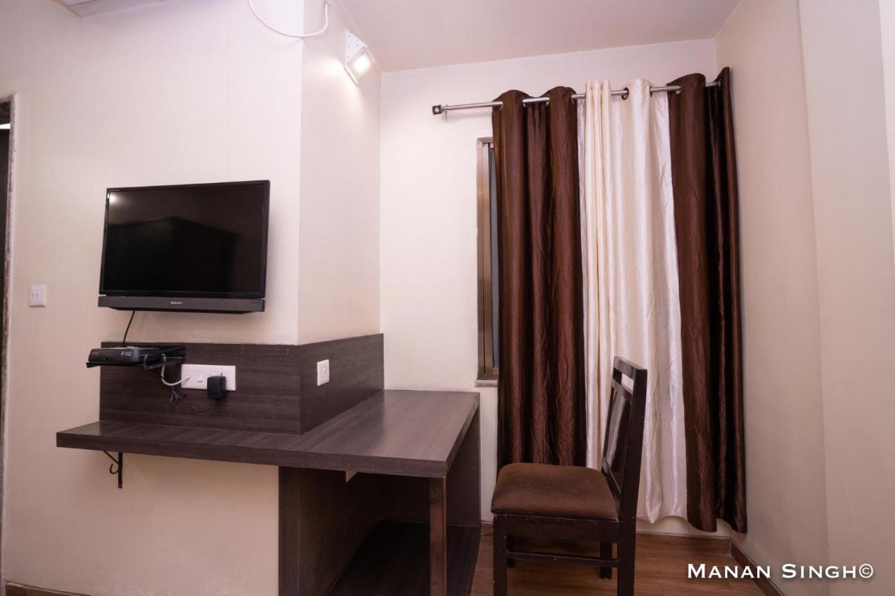 โฮเต็ล เดอะ สมาร์ท Hotel จาบัลปูร์ ภายนอก รูปภาพ