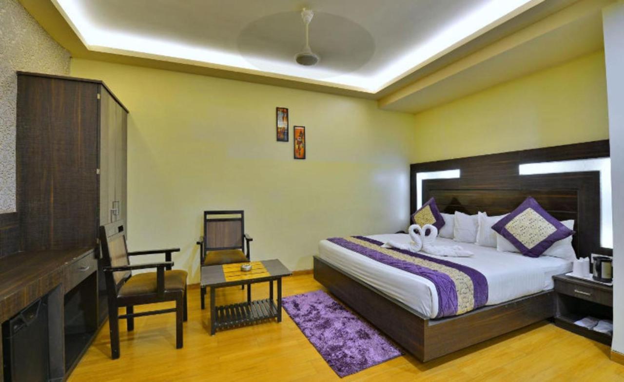 โฮเต็ล เดอะ สมาร์ท Hotel จาบัลปูร์ ภายนอก รูปภาพ