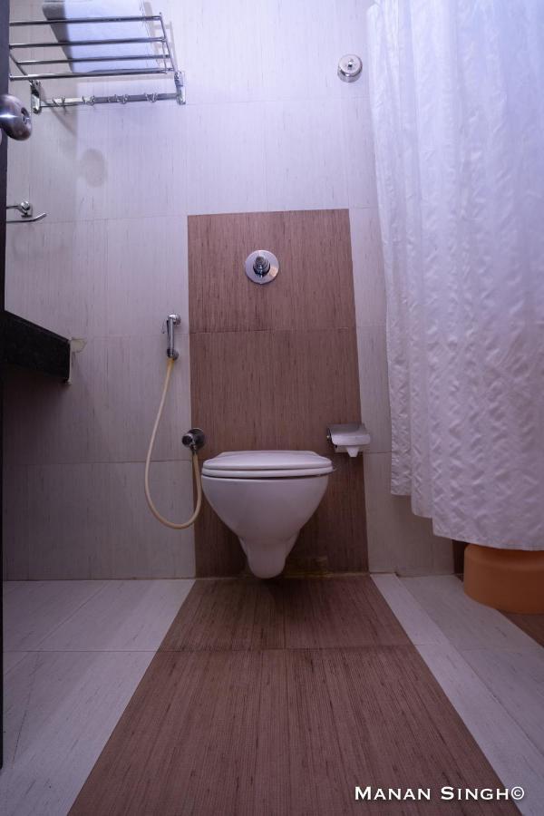 โฮเต็ล เดอะ สมาร์ท Hotel จาบัลปูร์ ภายนอก รูปภาพ