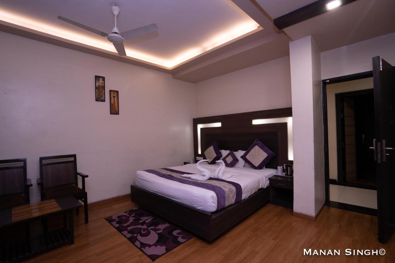 โฮเต็ล เดอะ สมาร์ท Hotel จาบัลปูร์ ภายนอก รูปภาพ